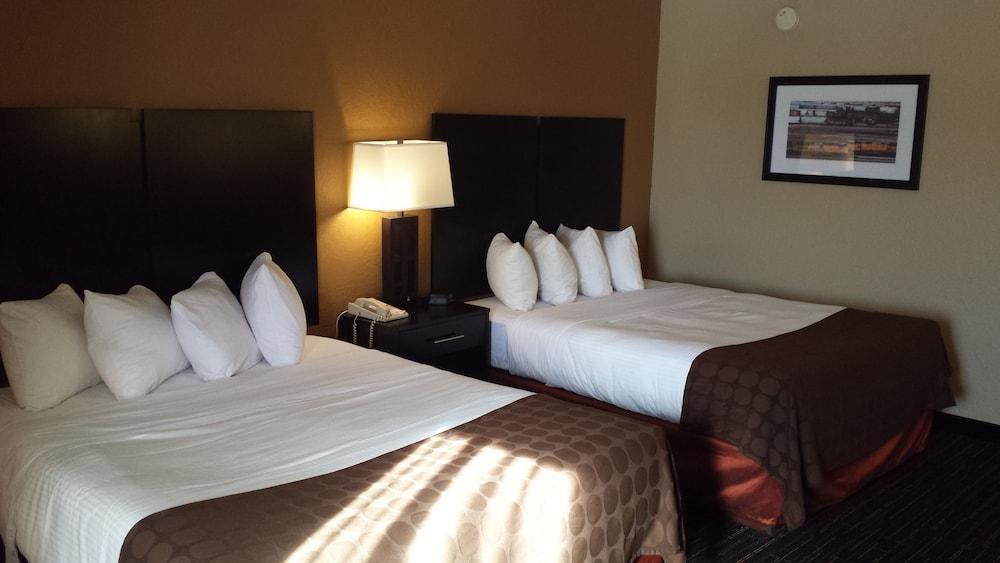 Best Western Plus North Platte Inn & Suites Exterior photo