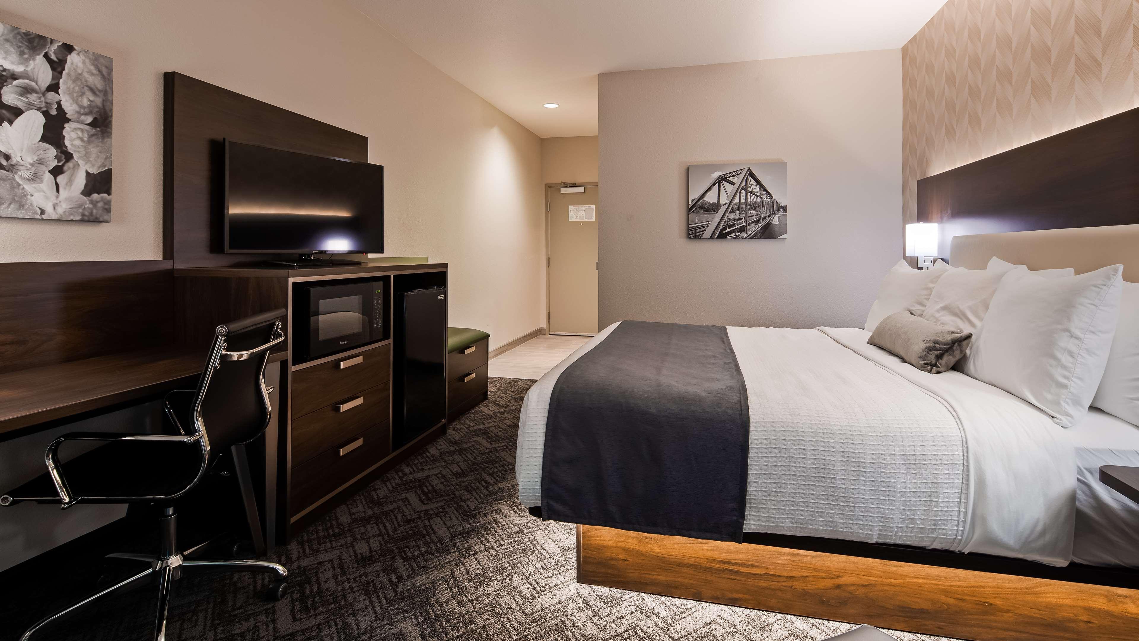 Best Western Plus North Platte Inn & Suites Exterior photo