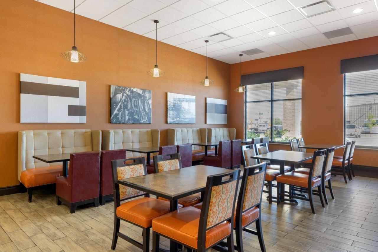 Best Western Plus North Platte Inn & Suites Exterior photo